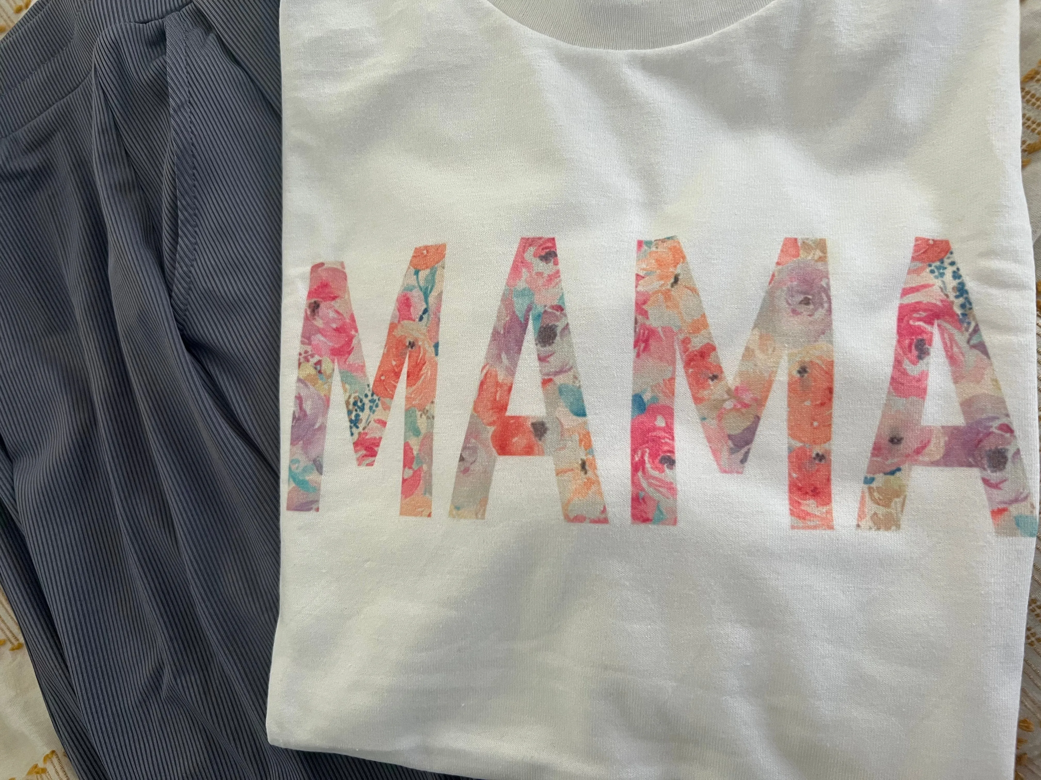 Floral MAMA tee